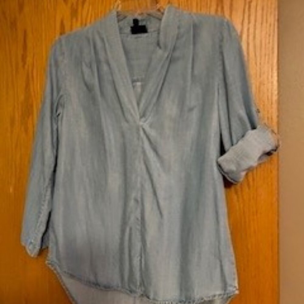 Chambray Mossimo v neck